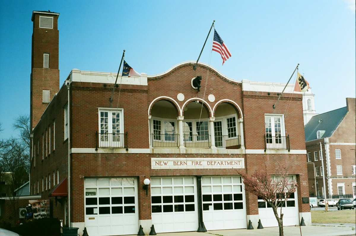 68998605_1084714_1a7fac5483c1d431cda1de1adf8fc135_full